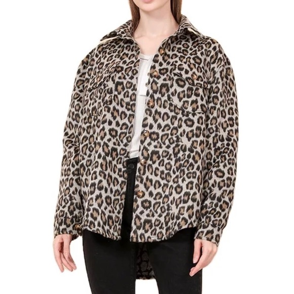 Leopard Shacket - Jackets & Coats, Animal print, oversized fit, women’s clothing - Picture 1 of 6